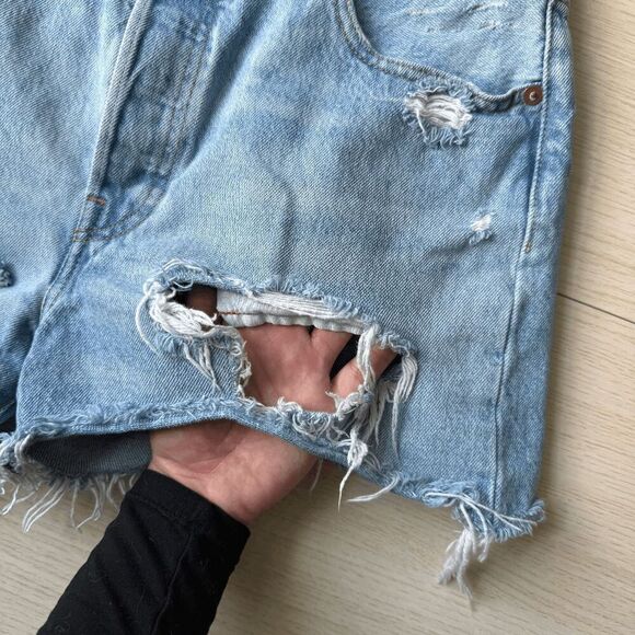 Levi's Premium 501 Button Fly W29 Light Blue Women Jean Shorts Frayed Distressed - Picture 4 of 9